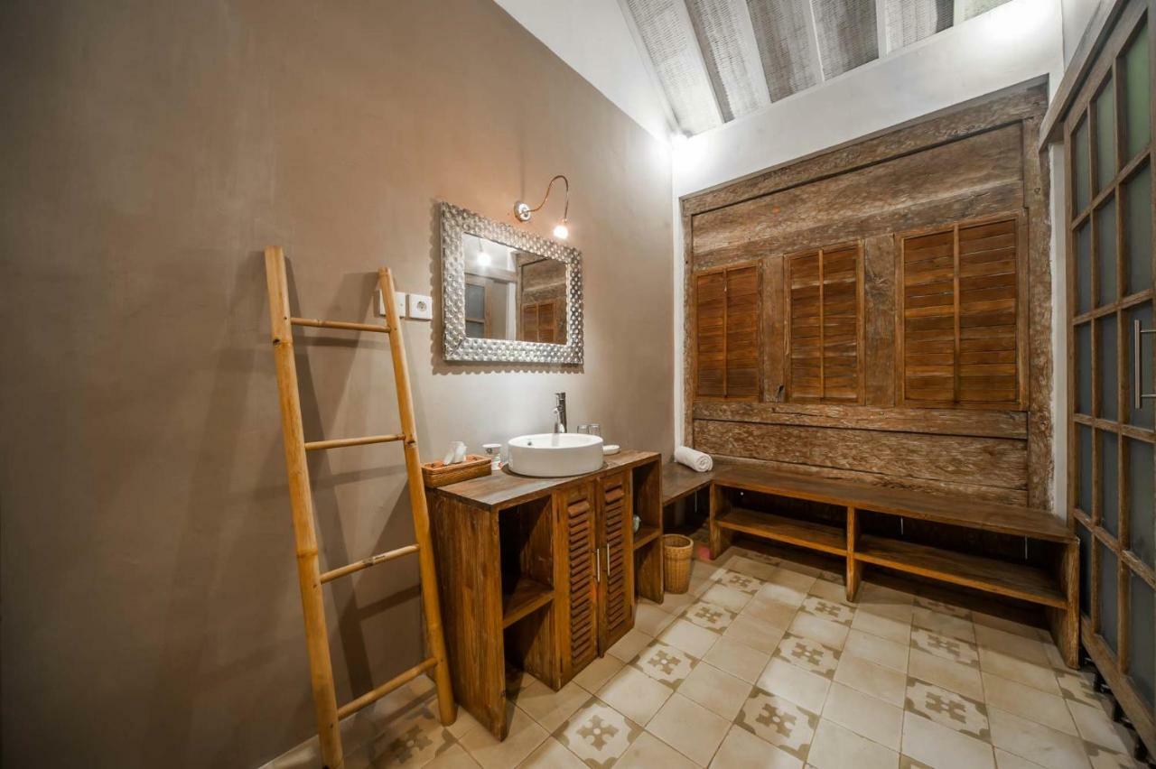 Villa Yogan Семиняк Екстериор снимка