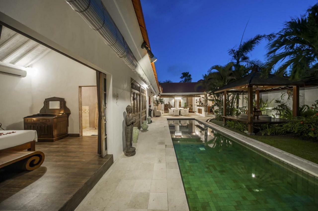 Villa Yogan Семиняк Екстериор снимка