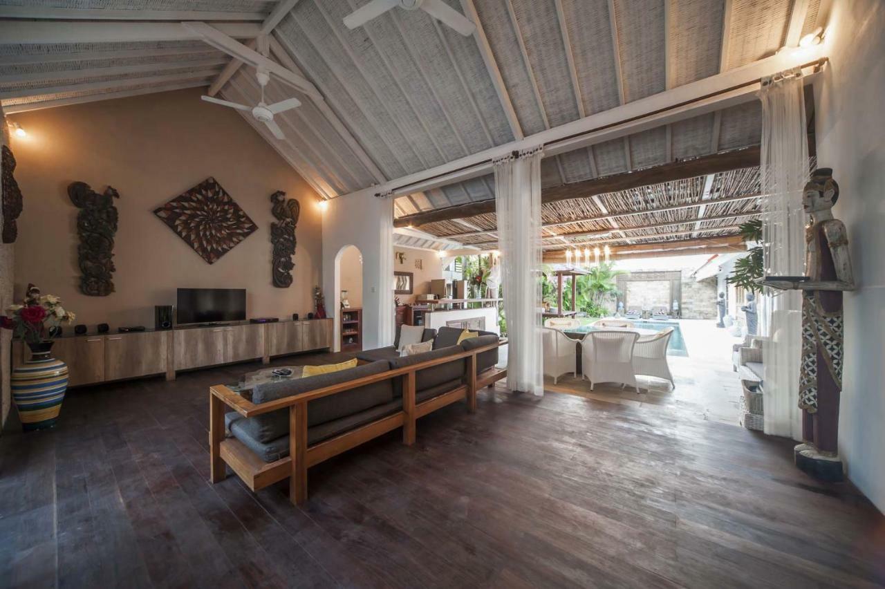 Villa Yogan Семиняк Екстериор снимка
