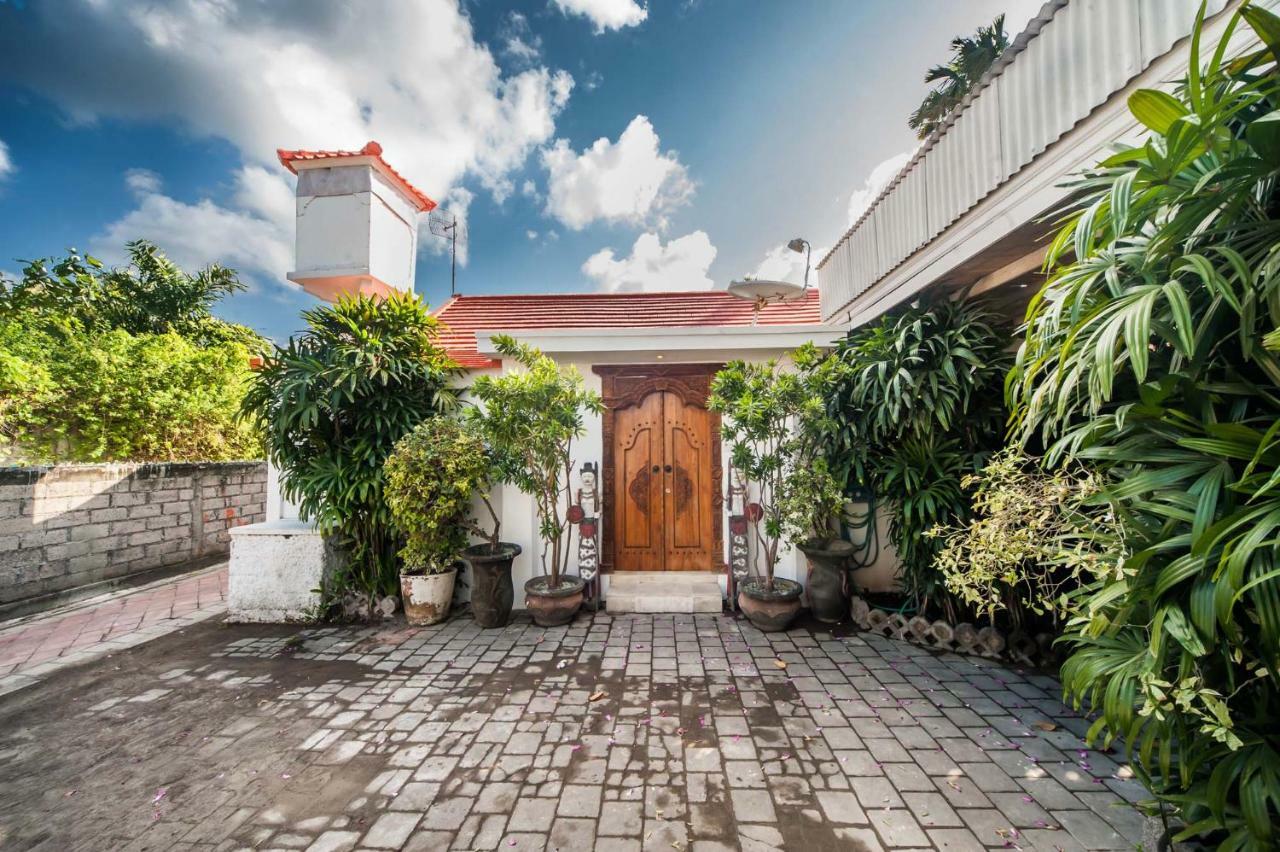 Villa Yogan Семиняк Екстериор снимка