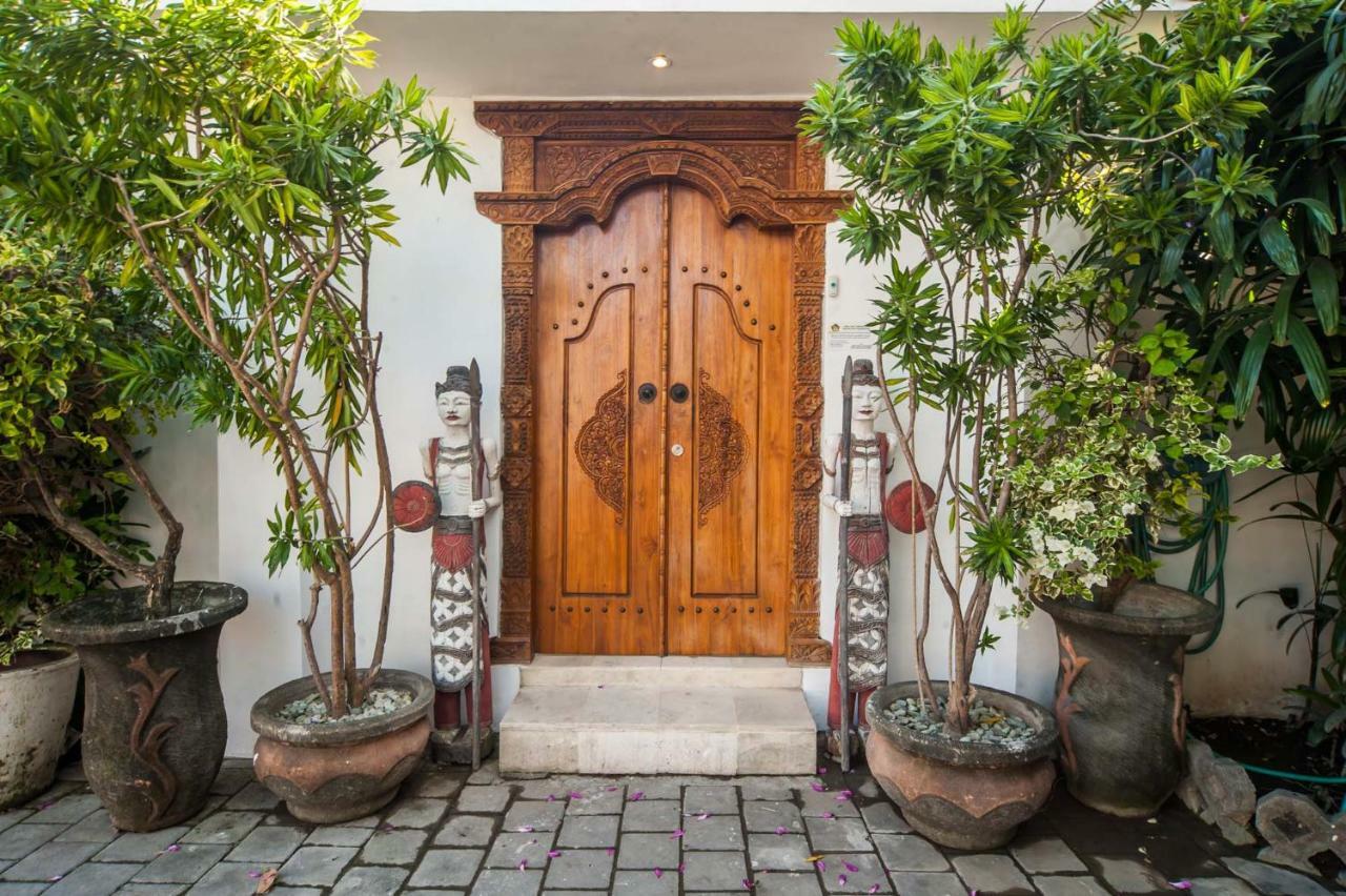 Villa Yogan Семиняк Екстериор снимка